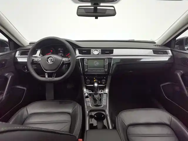 Volkswagen Passat 2017 330TSI DSG Prestige — фото 5