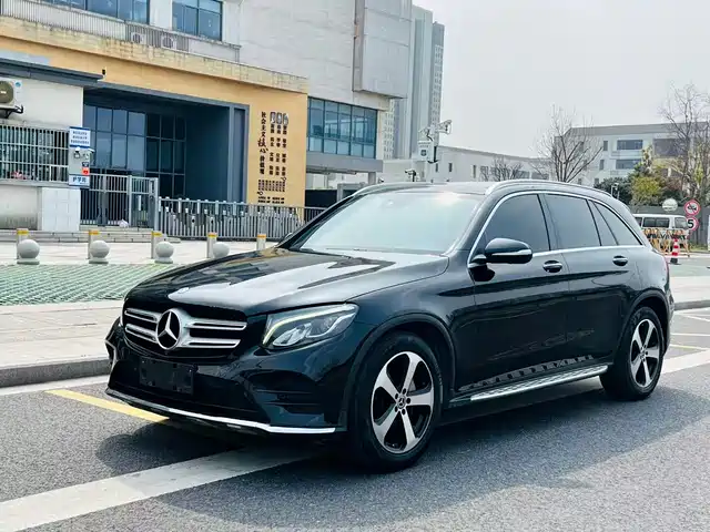 MERCEDES-BENZ GLC