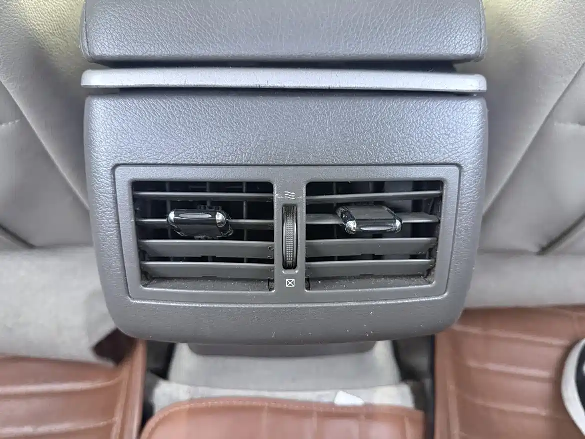 Photo 15 - Toyota Camry