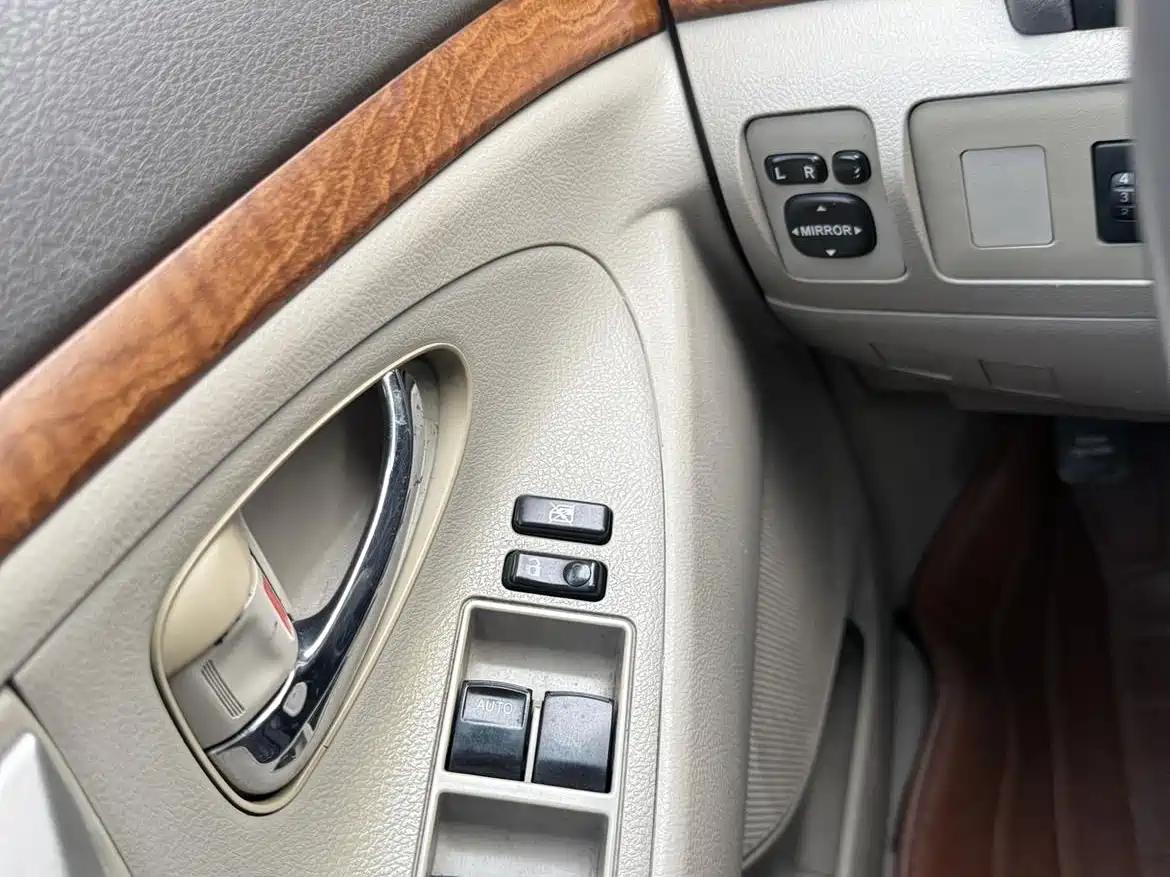 Photo 19 - Toyota Camry