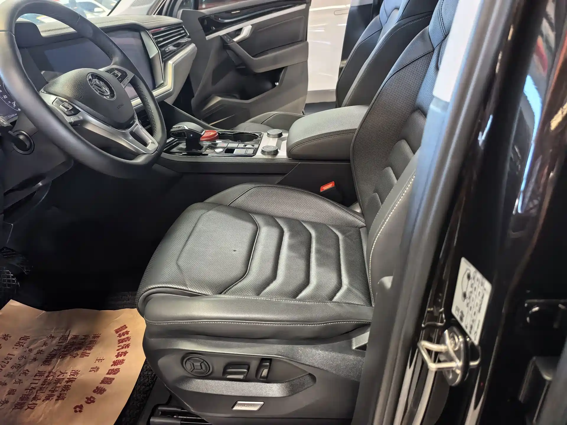 Фото 8 - Volkswagen Touareg