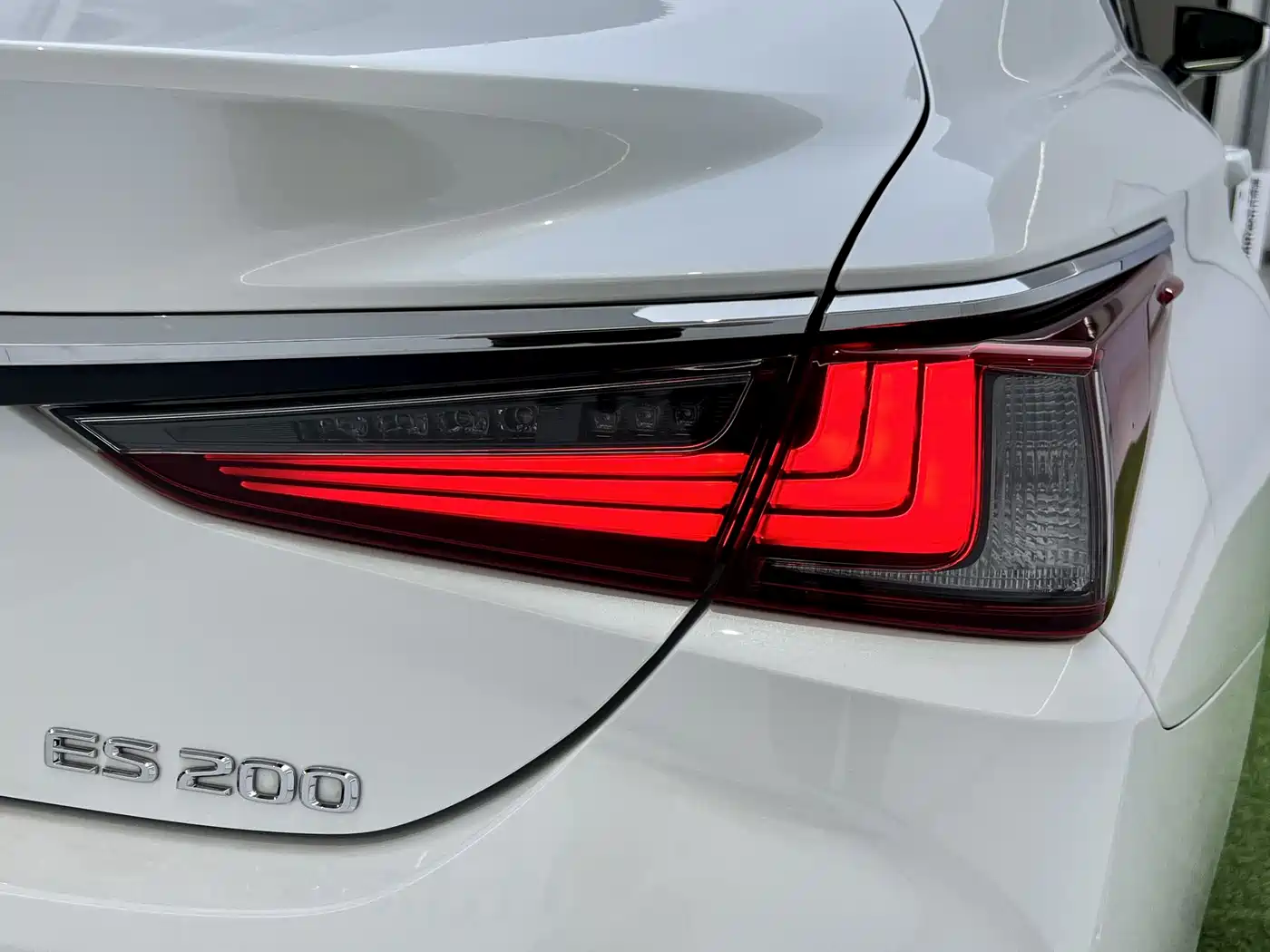 Lexus ES 2023 200 Excellence Edition фото 20