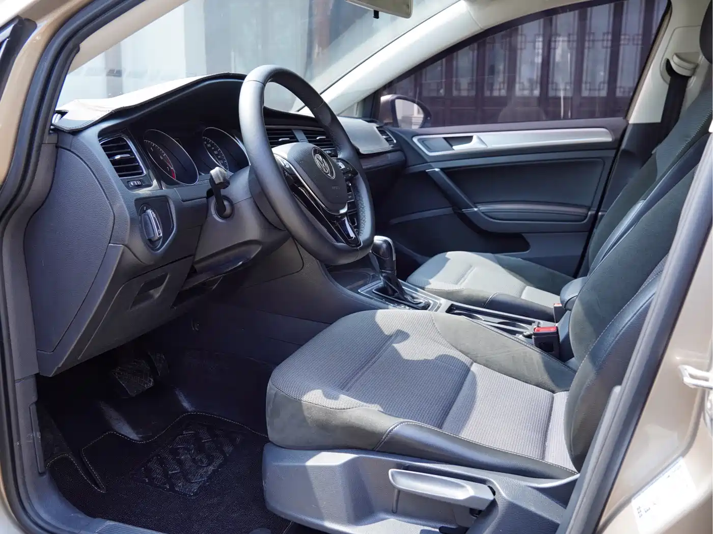 Volkswagen Golf 2018 230TSI Automatic Comfort фото 9