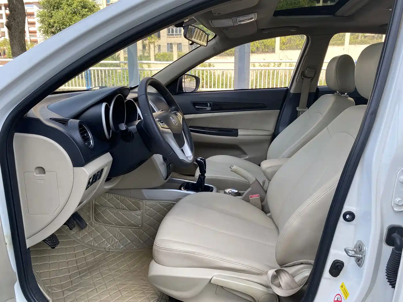 Changan Eado 2014 2014 1.6L Manual Luxury