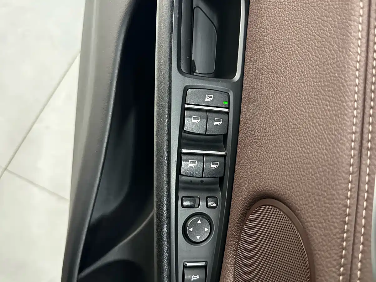 BMW X5 (Import) 2015 xDrive28i фото 24