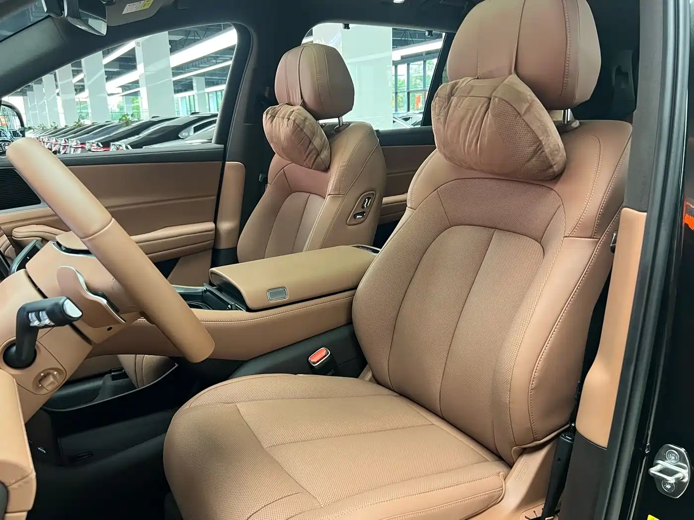 Denza N8L 2026 Model Prestige Edition фото 9
