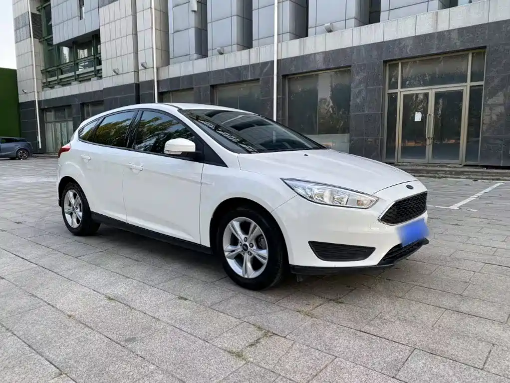 Фото 4 - Ford Focus