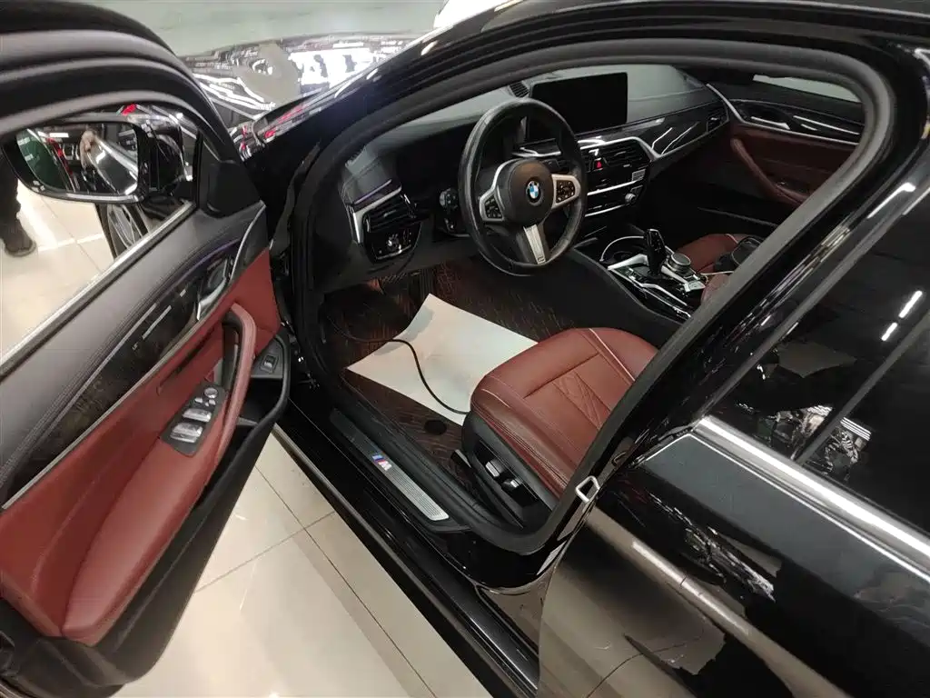 BMW 5-SERIES