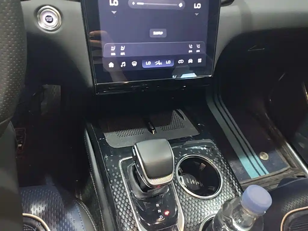 Hongqi HS3 PHEV 2024 PHEV 115km Power Edition фото 14