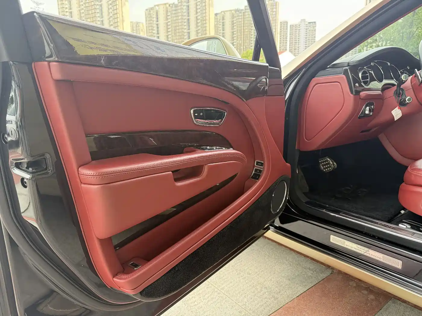 Bentley Mulsanne 2012 Model 6.8T Diamond Jubilee фото 14