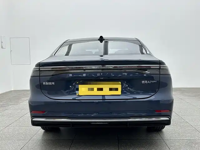 Geely Galaxy Galaxy A7 2025 EM-i 150km Explorer+ Edition фото 5