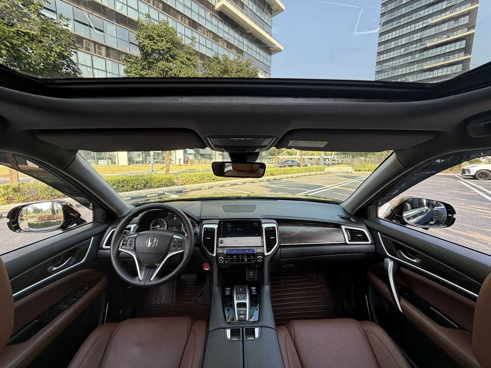Фото 15 - Honda UR-V