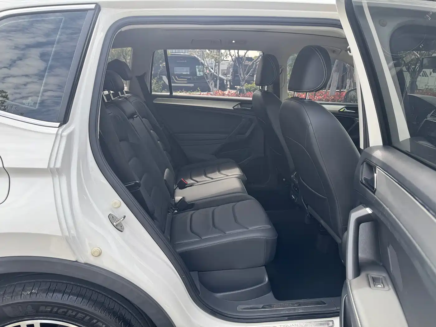 Volkswagen Tiguan L 2021 330TSI Automatic 2WD Smart фото 13