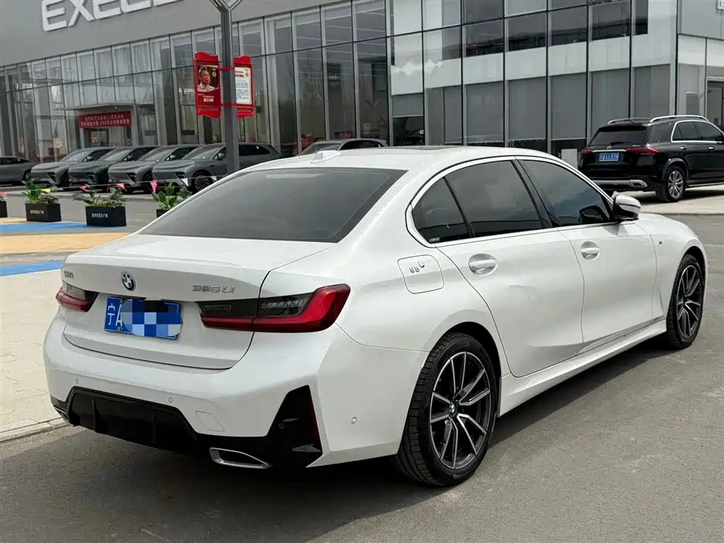BMW 3-SERIES