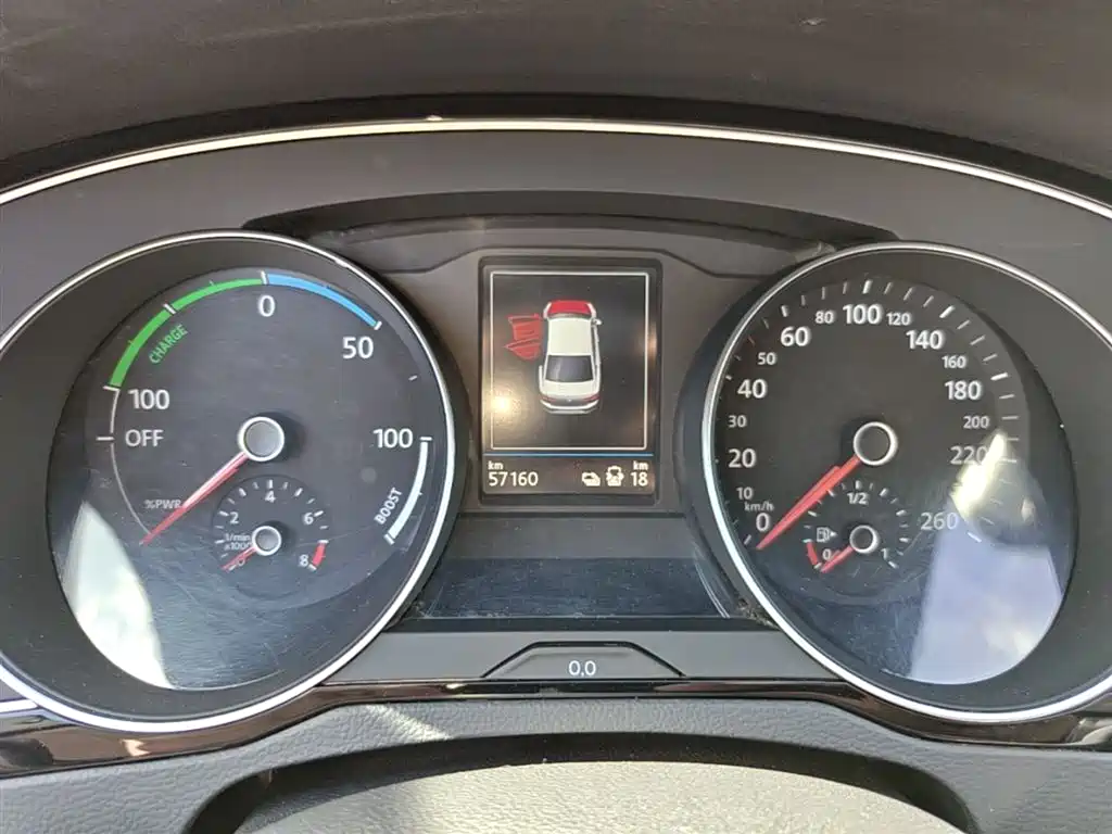 VOLKSWAGEN MAGOTAN GTE PLUG-IN HYBRID