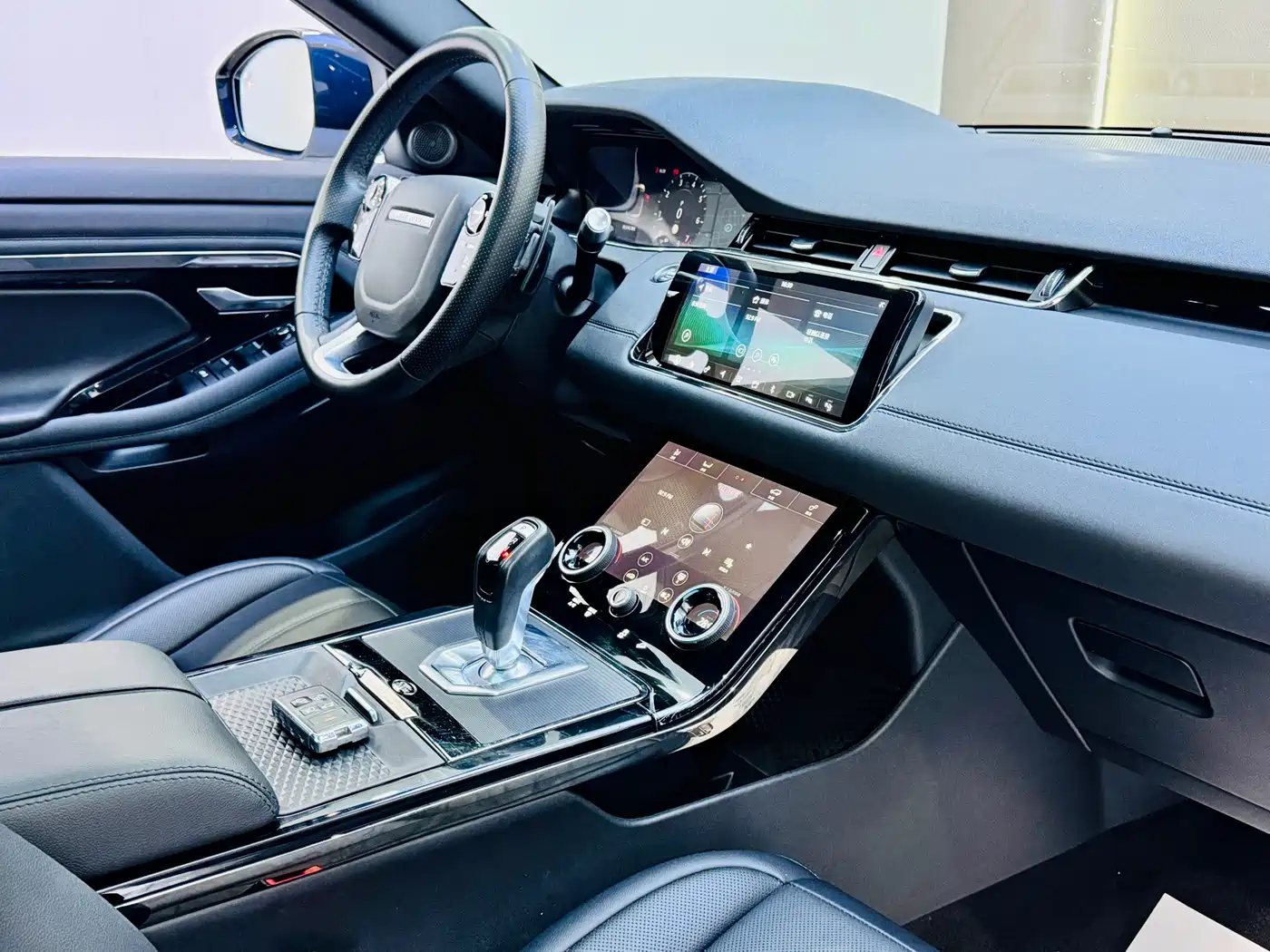 Land Rover Range Rover Evoque 2020 249PS R-DYNAMIC SE Sport Tech Edition фото 8