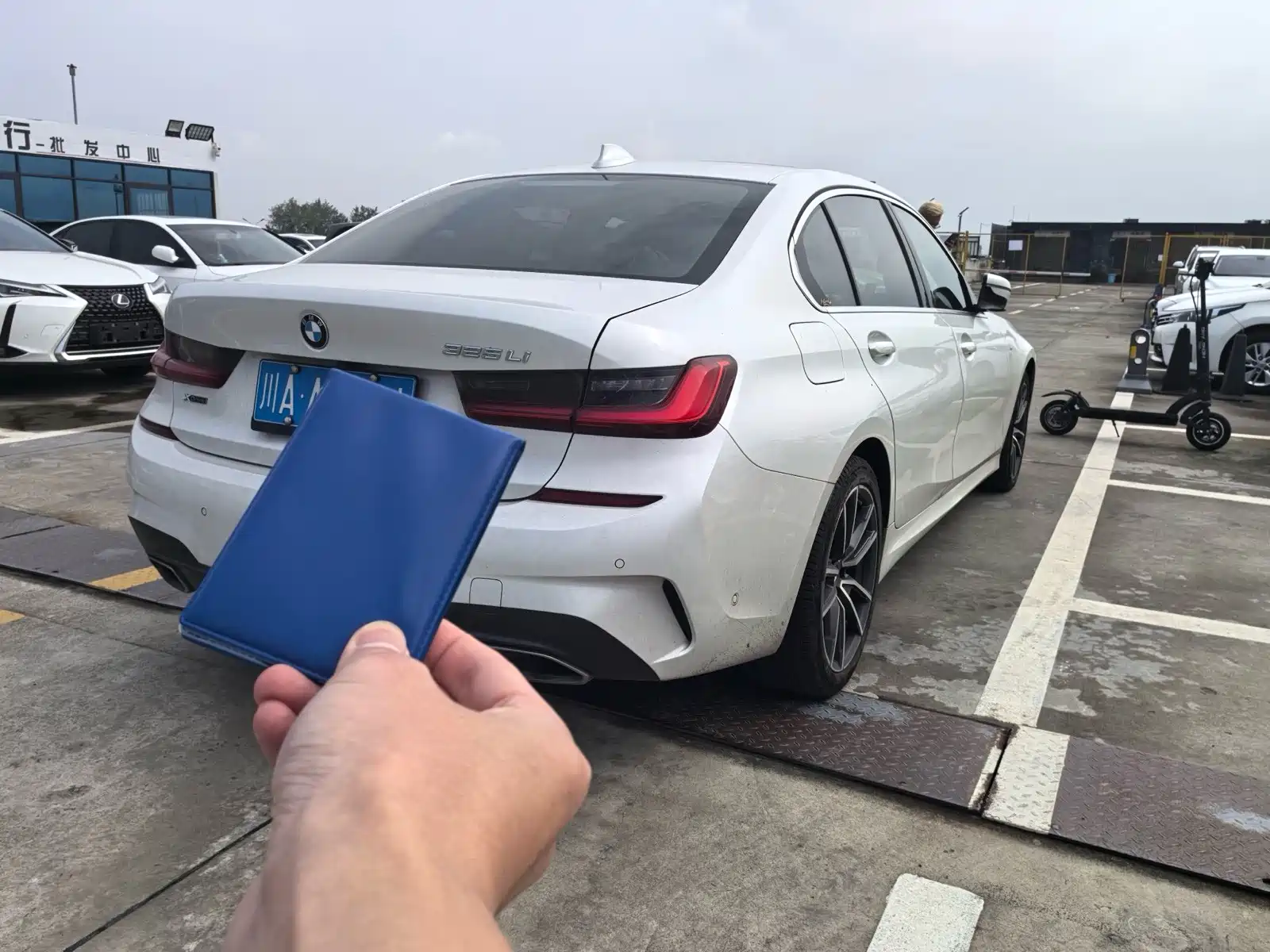 Photo 12 - BMW 3 Series