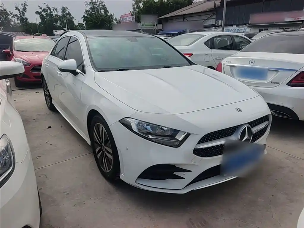 Mercedes-Benz A-Class 2020 A 180 L Sport Sedan фото 4