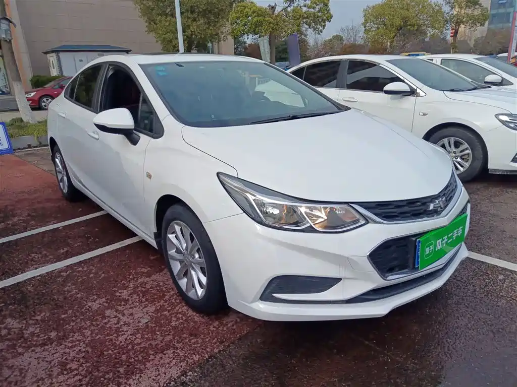 Chevrolet Cruze 2018 Facelift 320 Automatic Pioneer Edition фото 4