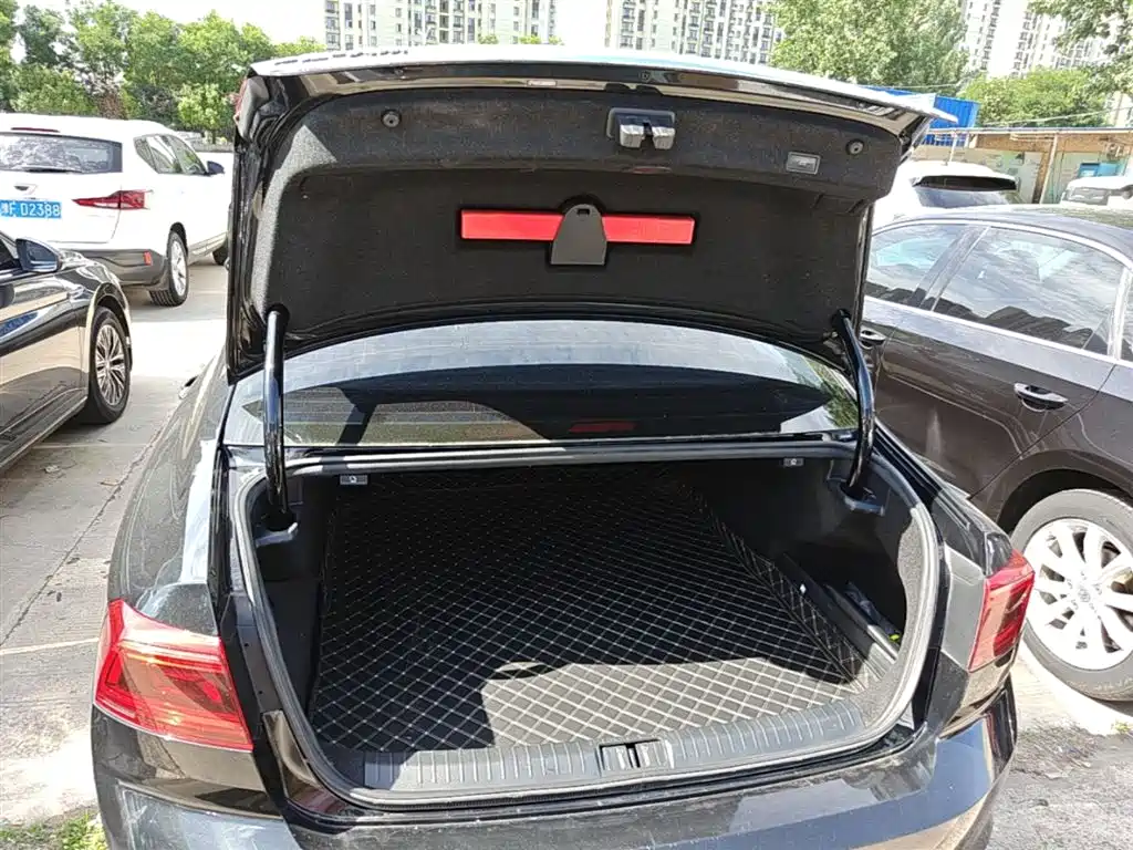VOLKSWAGEN MAGOTAN GTE PLUG-IN HYBRID
