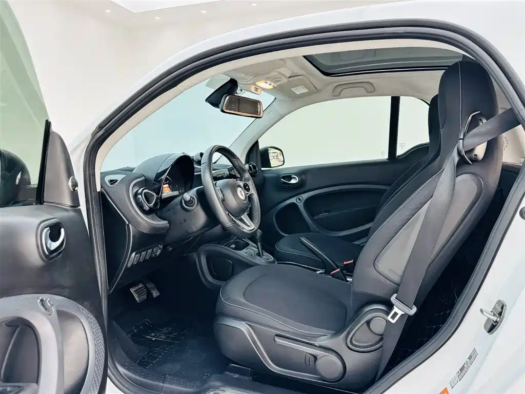 smart fortwo 2020 2019 0.9T 66kW Hardtop Wind Edition China VI