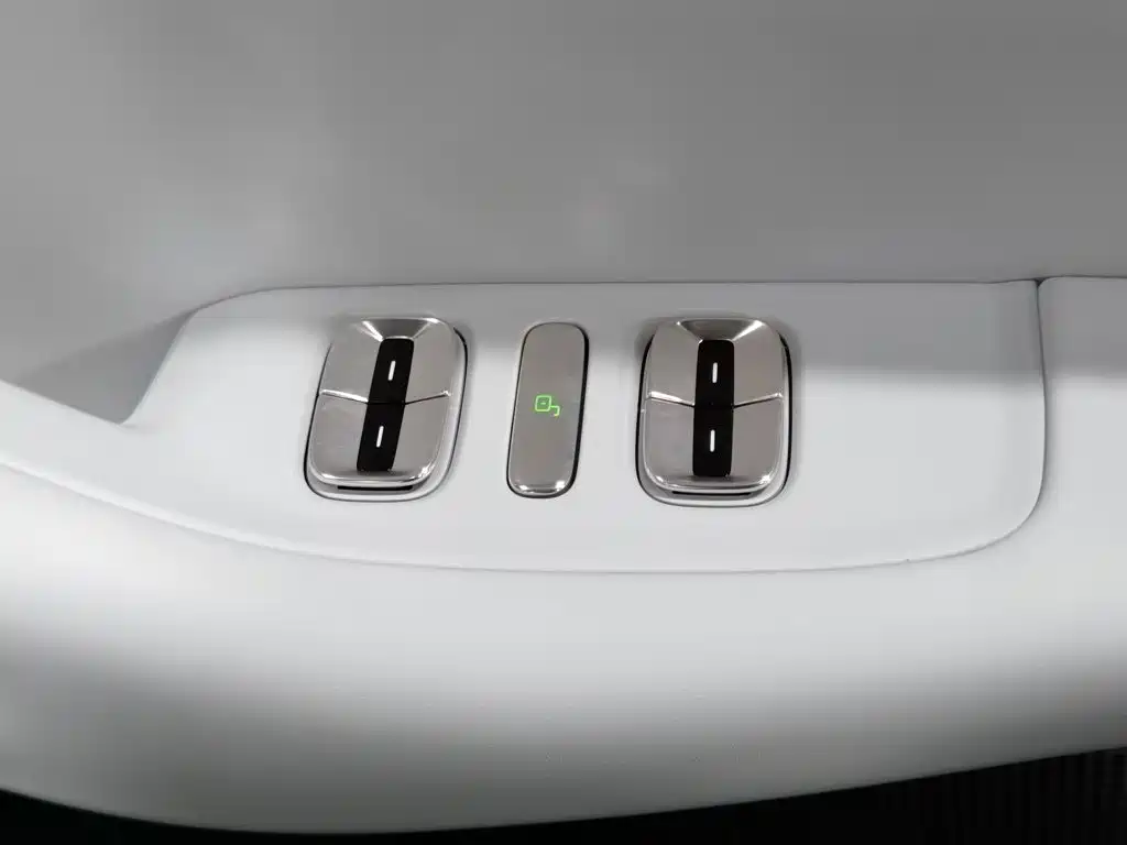 Фото 9 - XPeng P7+