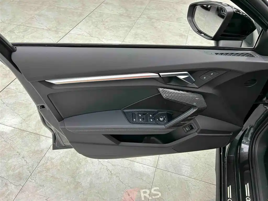 Audi A3 2024 Model Sportback 35 TFSI RS Edition фото 10