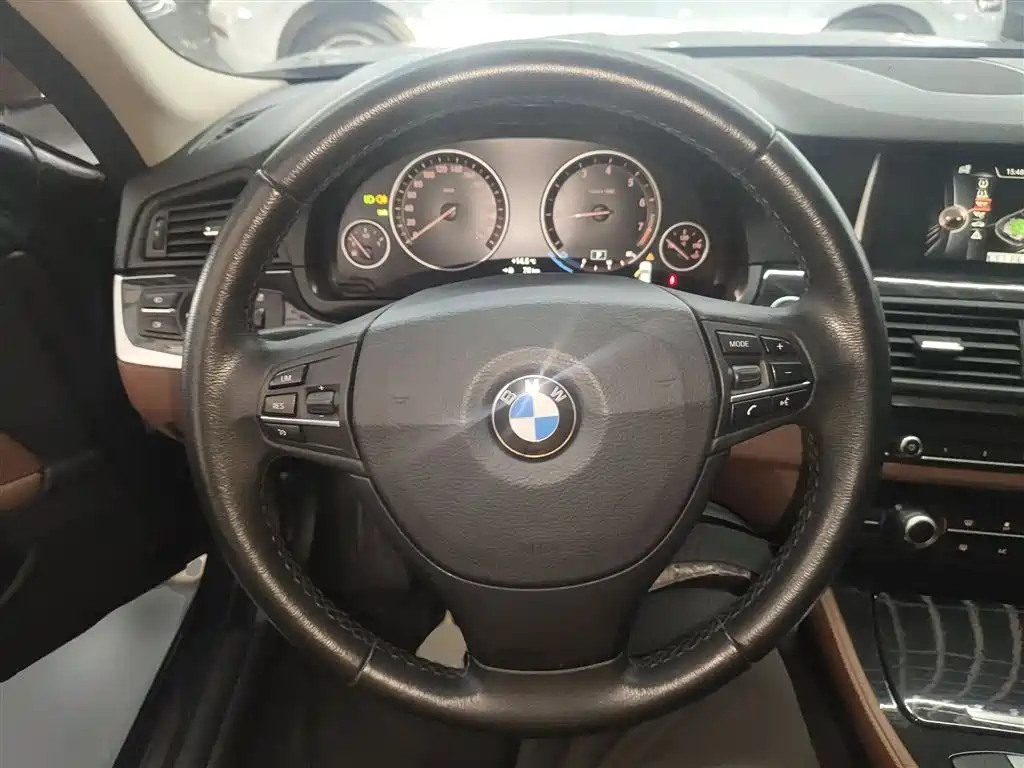 BMW 5 Series 2014 520Li Elegance фото 11