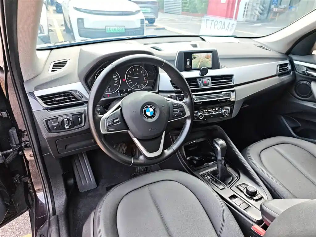 BMW X1 2018 sDrive20Li Leading Model фото 12