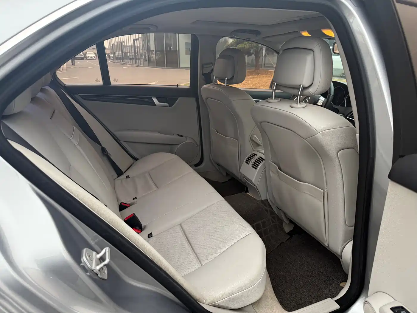 Mercedes-Benz C-Class 2013 Model C 180 CGI Classic фото 13