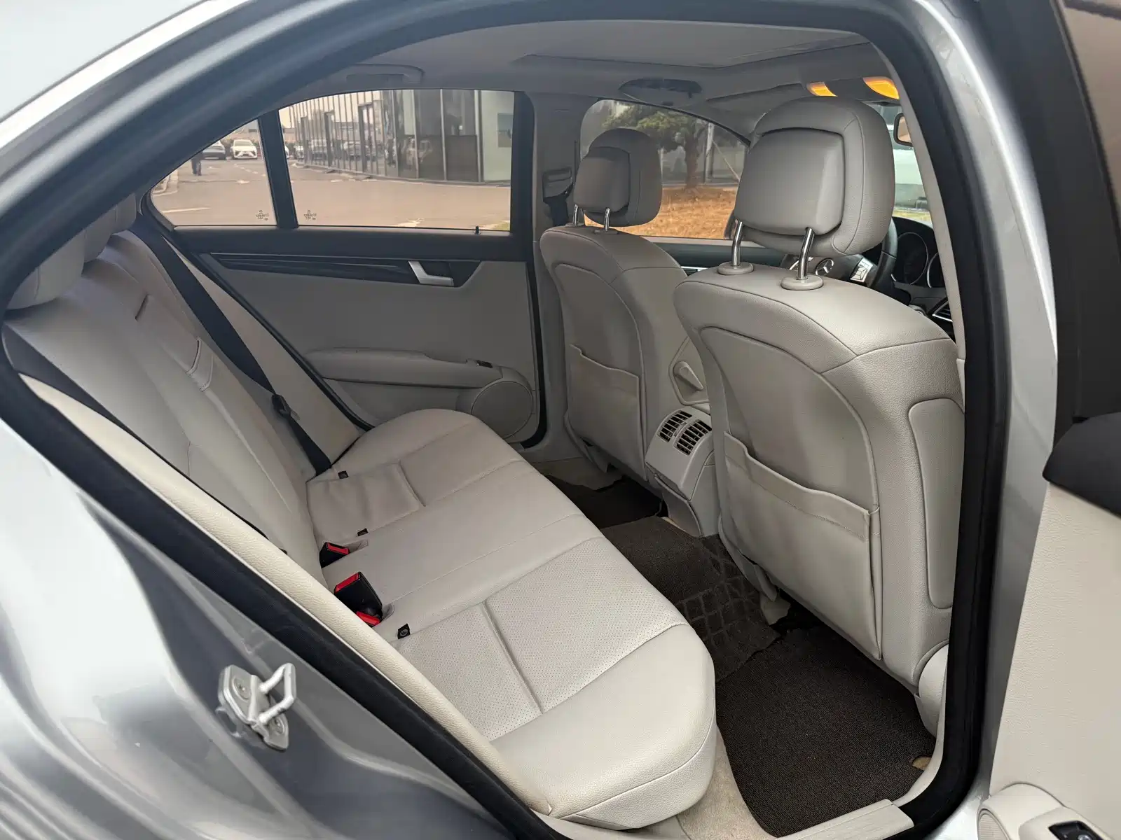 Фото 13 - Mercedes-Benz C-Class