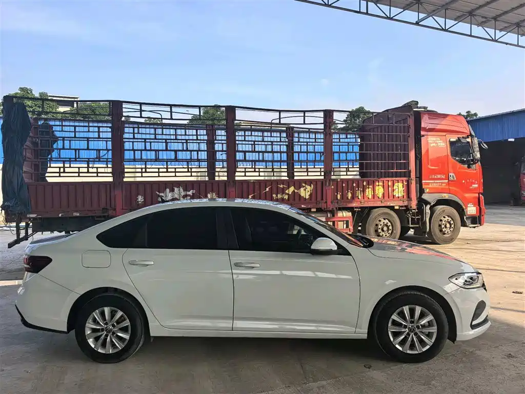 Volkswagen Lavida 2023 1.5L Auto Luxury Edition фото 3