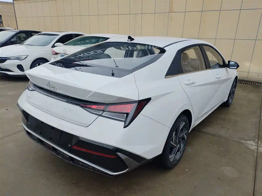 MODERN ELANTRA