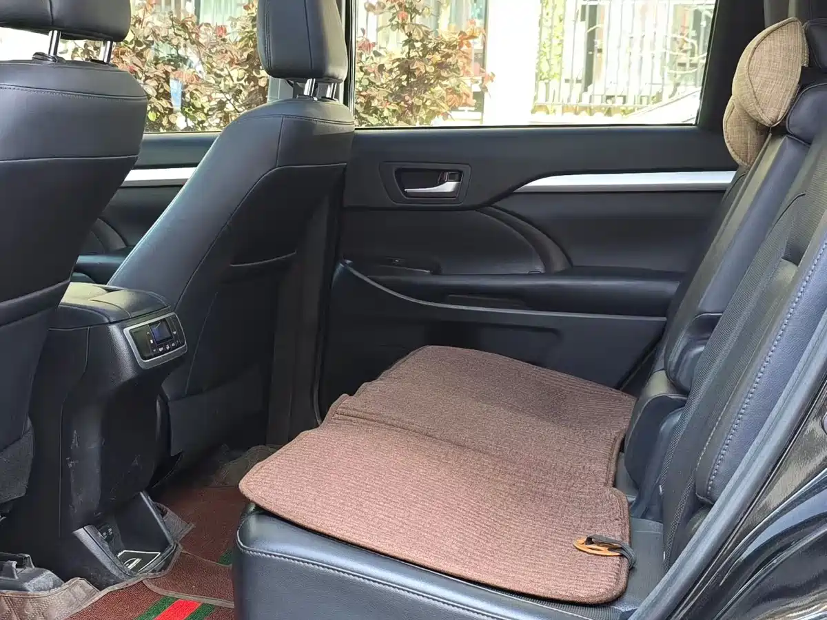 Toyota Highlander 2018 2.0T 2WD Luxury 7-seater (China V) фото 5