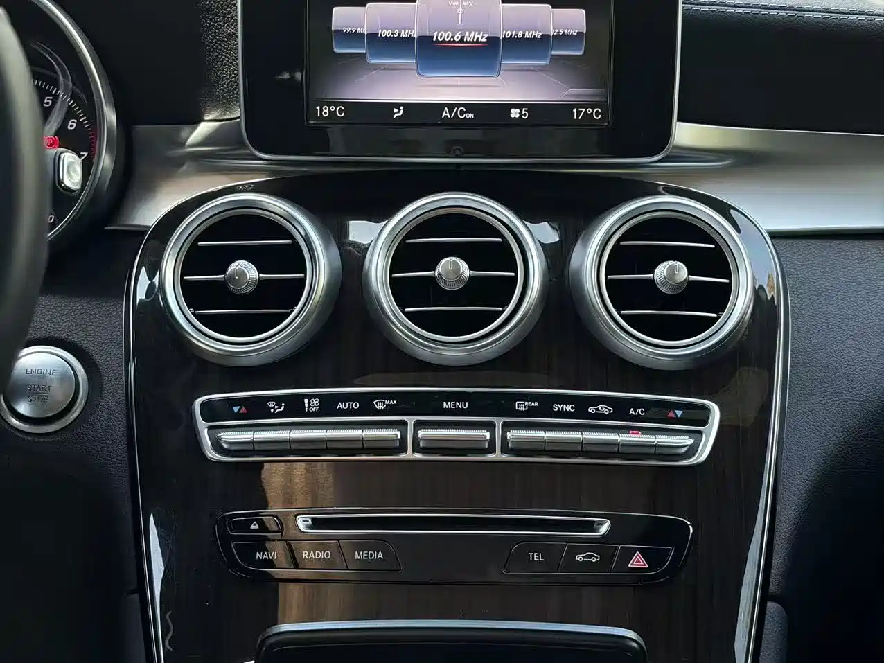 Mercedes-Benz GLC 2018 GLC 260 4MATIC Luxury фото 7