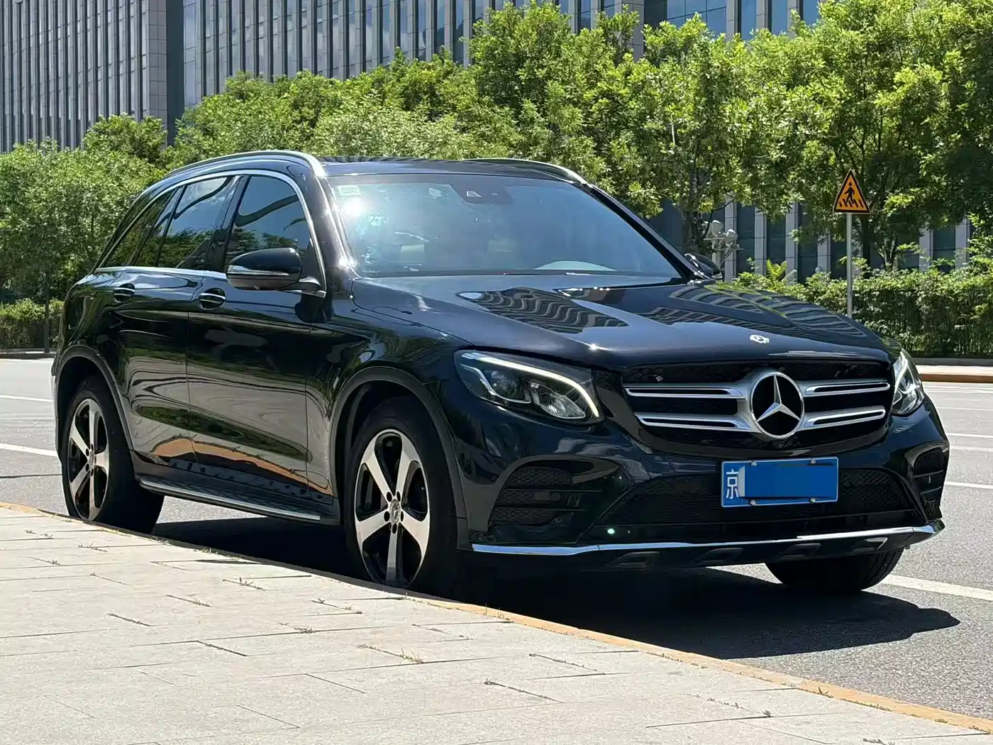Mercedes-Benz GLC 2018 GLC 260 4MATIC Luxury фото 3