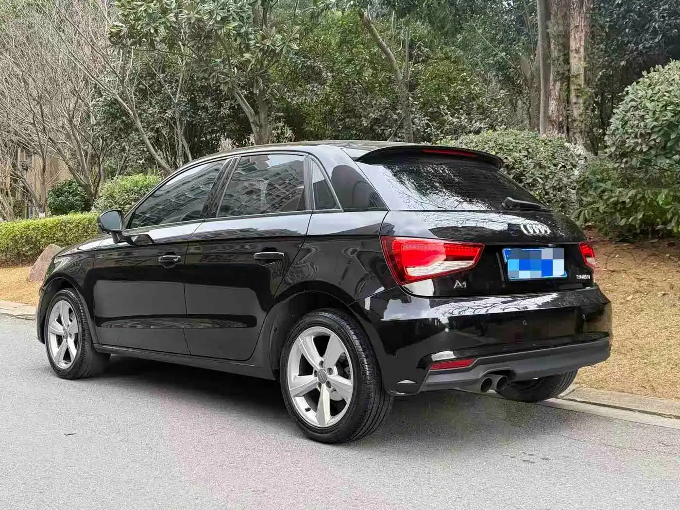 Audi A1 2016 30 TFSI Sportback Design Style Edition фото 4