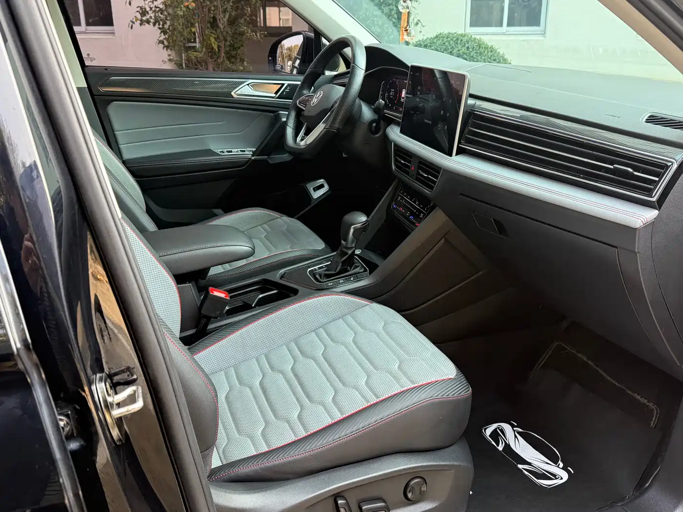 Volkswagen Tiguan L 2022 330TSI Auto 2WD R-Line Premium Edition фото 10