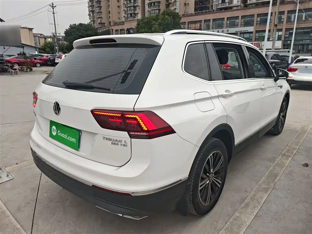 Volkswagen Tiguan L 2018 380TSI Automatic AWD Luxury Edition фото 7