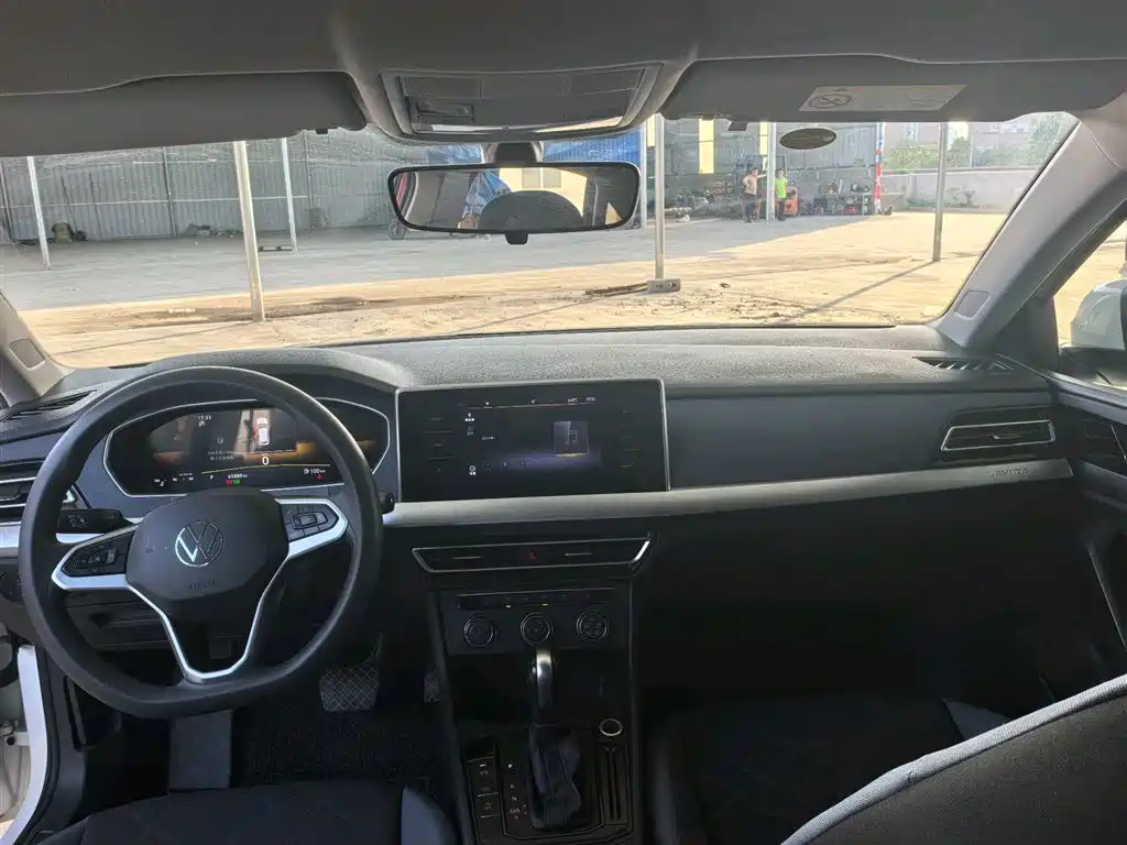 Volkswagen Lavida 2023 1.5L Auto Luxury Edition фото 9