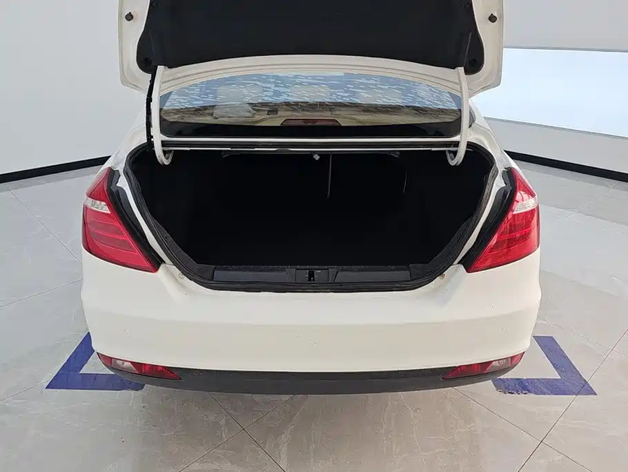 Photo 4 - Geely Emgrand