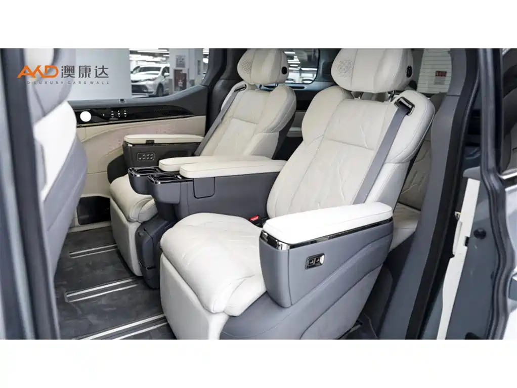 ZEEKR 009 2025 2024 6-seat Executive AWD 108kWh
