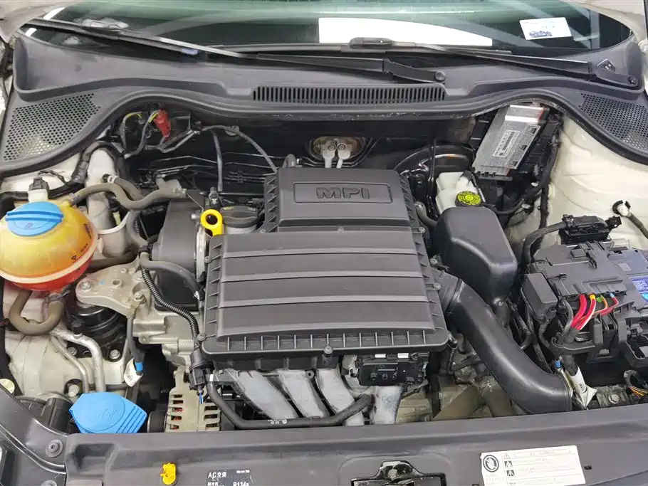 Volkswagen Polo 2016 1.6L Automatic Comfort фото 10