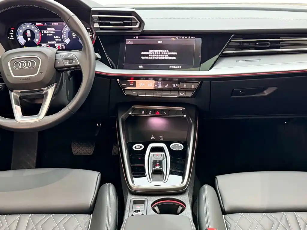 Audi A3 2025 2025 Facelift A3L Limousine 35TFSI Flying Spur Premium