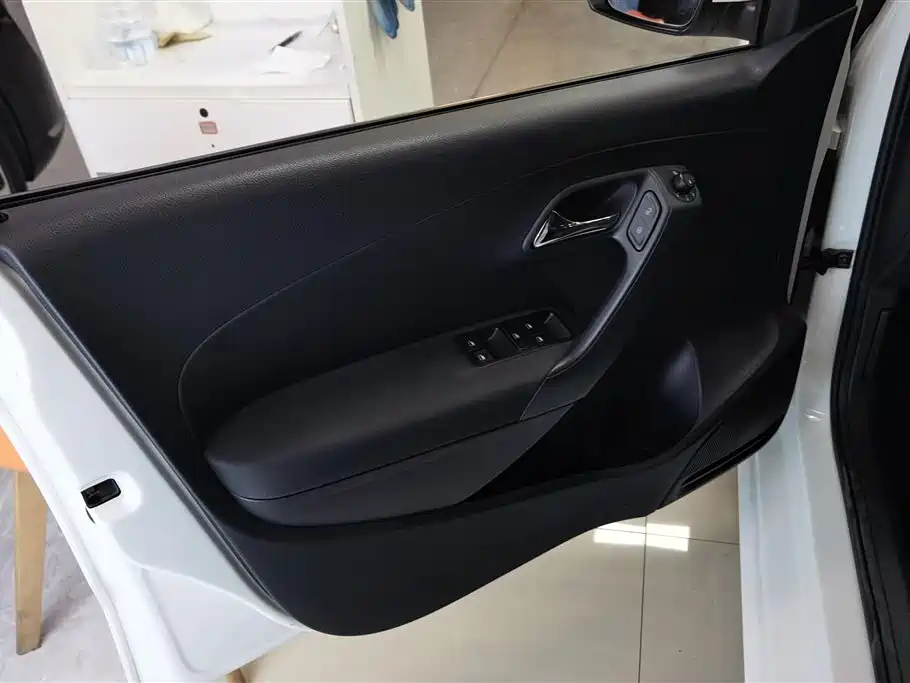 Volkswagen Polo 2016 1.6L Automatic Comfort фото 7