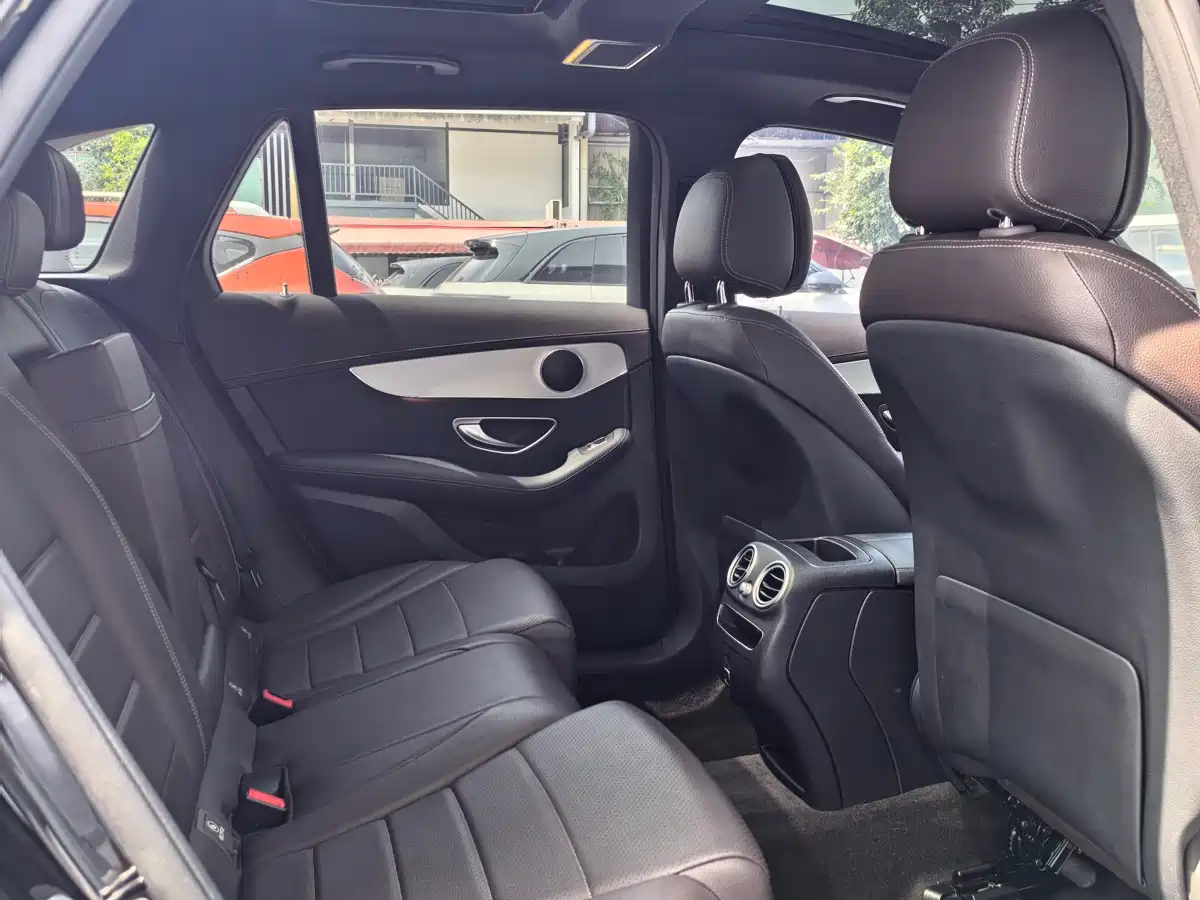 Mercedes-Benz GLC 2021 GLC 260 L 4MATIC Sporty фото 7