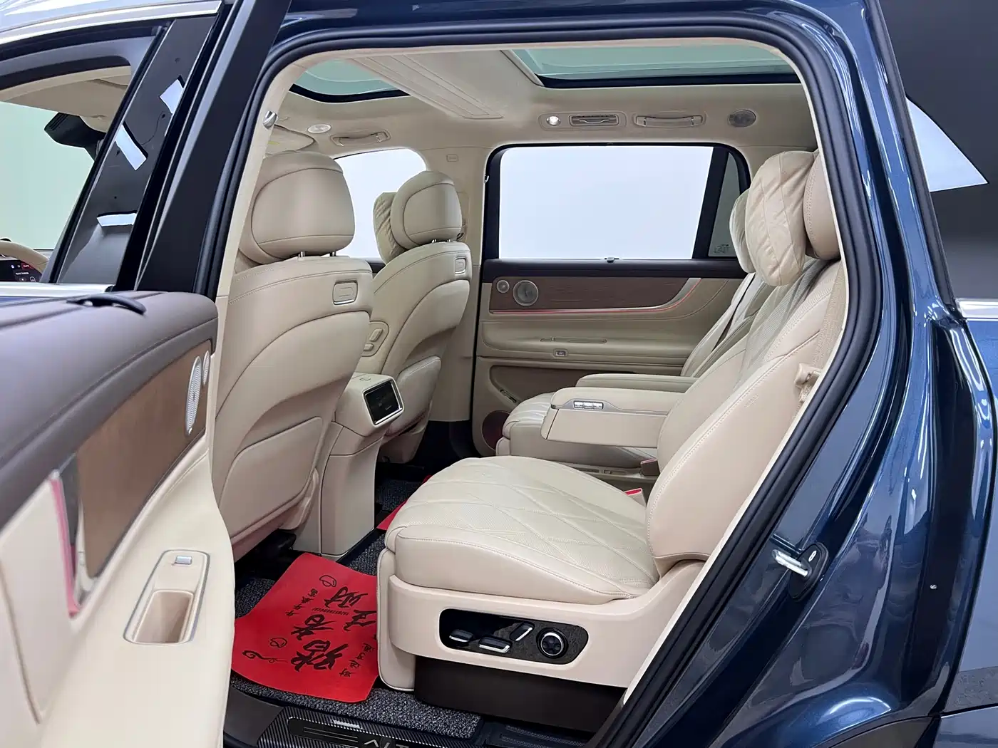 AITO Wenjie AITO M9 2025 Extended Range Ultra 52kWh 6-Seater фото 17