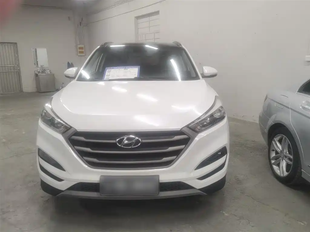 Hyundai Tucson 2018 1.6T DCT 2WD 15th Anniversary Special Edition фото 3