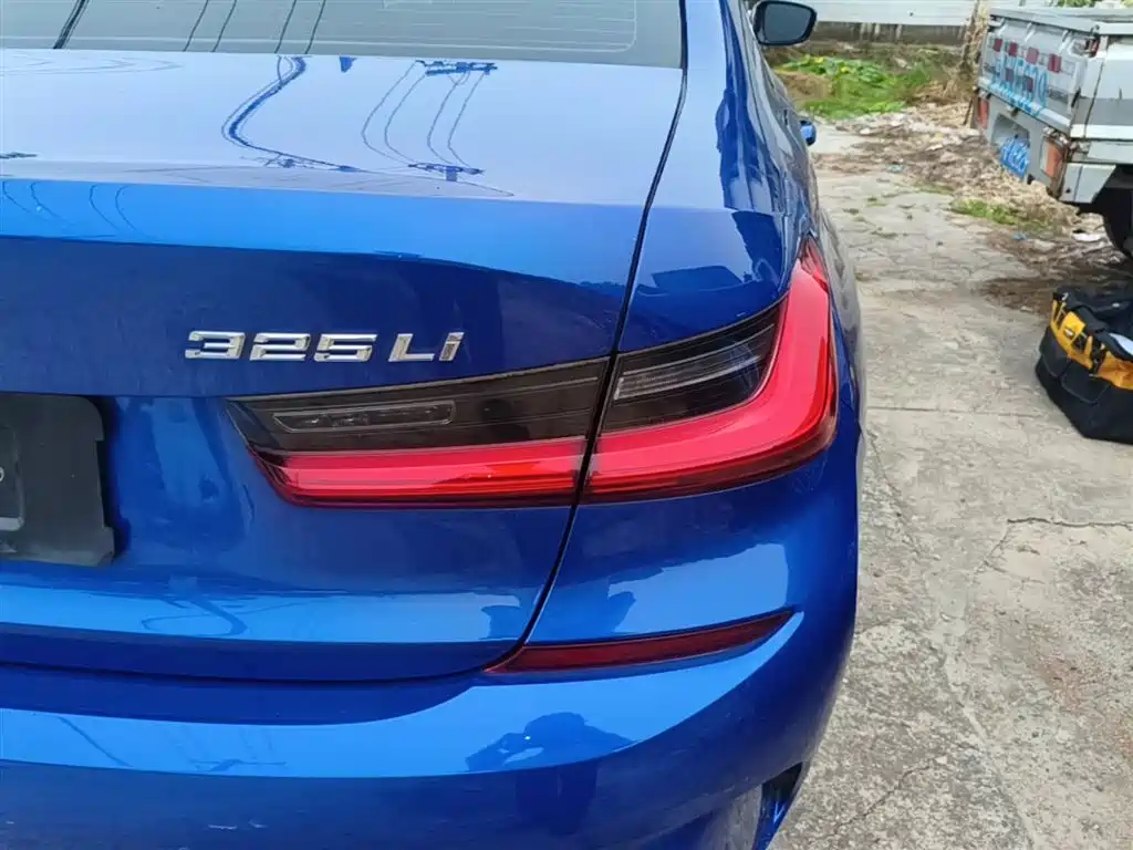 BMW 3-SERIES