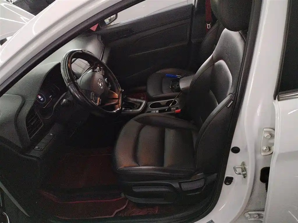 Hyundai Elantra 2019 1.4T Dual-clutch XuanDong·Vitality Type фото 15